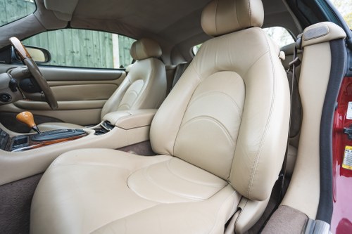 2002 Jaguar XKR Convertible In vendita (immagine 37 di 146)