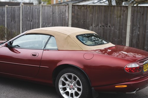 2002 Jaguar XKR Convertible In vendita (immagine 106 di 146)