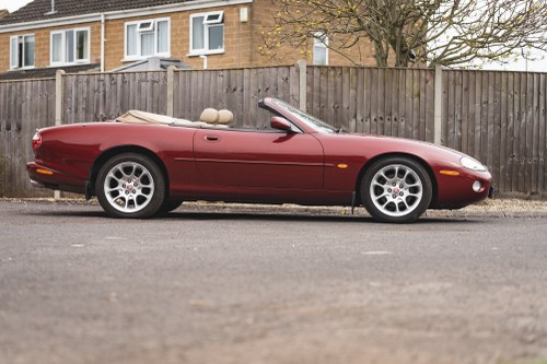 2002 Jaguar XKR Convertible In vendita (immagine 13 di 146)