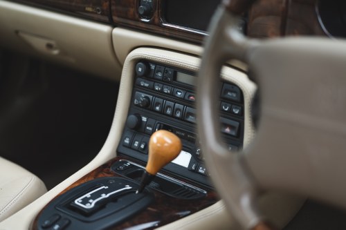 2002 Jaguar XKR Convertible In vendita (immagine 50 di 146)