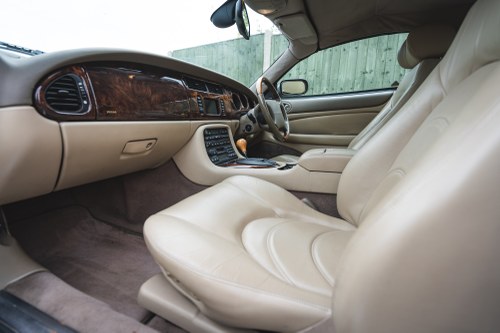 2002 Jaguar XKR Convertible In vendita (immagine 34 di 146)