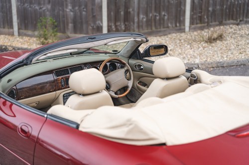 2002 Jaguar XKR Convertible In vendita (immagine 102 di 146)