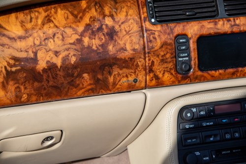 2003 Jaguar XKR Convertible zum Verkauf (Bild 42 von 144)