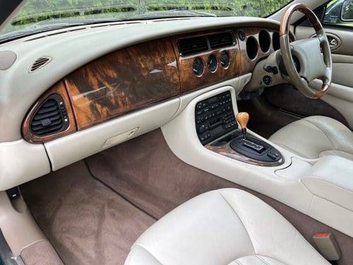 2000 Jaguar X100 XKR Coupe à vendre (picture 17 of 77)