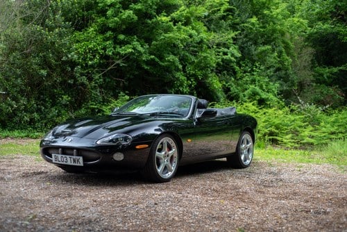 2003 Jaguar XKR Supercharged Convertible For Sale (picture 10 of 207)