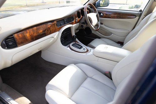 2000 Jaguar XJR V8 Auto In vendita (immagine 50 di 233)