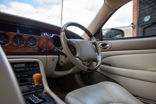 2000 Jaguar XKR For Sale (picture 44 of 158)