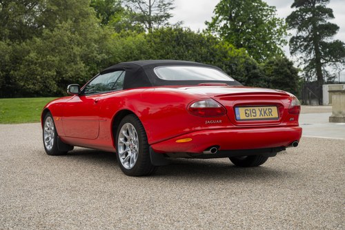 2000 Jaguar XKR à vendre (picture 18 of 151)