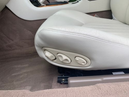 2000 Jaguar XKR à vendre (picture 38 of 89)