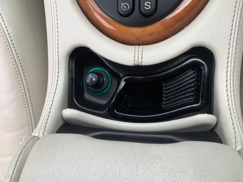 2000 Jaguar XKR à vendre (picture 43 of 89)