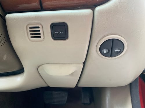 2000 Jaguar XKR à vendre (picture 24 of 89)