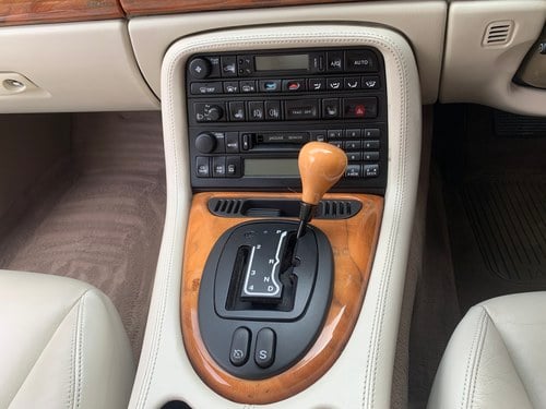 2000 Jaguar XKR à vendre (picture 42 of 89)