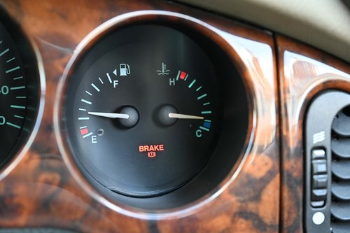 NO RESERVE - 1997 Jaguar XK8 Coupé Te koop (foto 80 van 250)