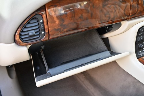 NO RESERVE - 1997 Jaguar XK8 Coupé Te koop (foto 85 van 250)