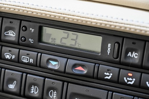 NO RESERVE - 1997 Jaguar XK8 Coupé Te koop (foto 70 van 250)