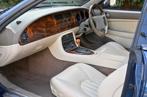 NO RESERVE - 1997 Jaguar XK8 Coupé Te koop (foto 86 van 250)