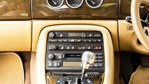 NO RESERVE - 2001 Jaguar XKR In vendita (immagine 25 di 128)