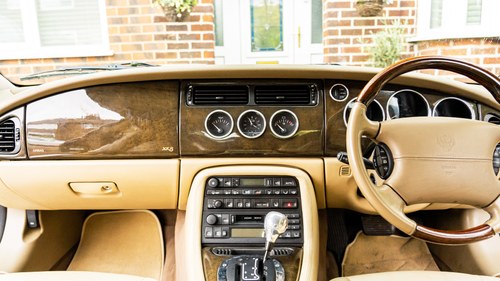 NO RESERVE - 2001 Jaguar XKR In vendita (immagine 23 di 128)