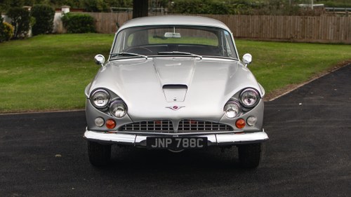 1965 Jensen CV8 Mk 3 à vendre (picture 2 of 185)
