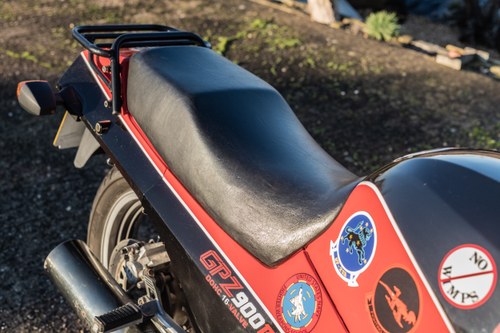 1987 Kawasaki GPz900R (“Ninja”) In vendita (immagine 40 di 74)