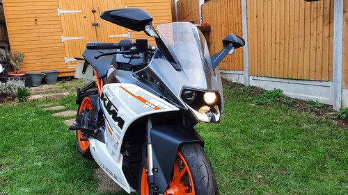 2015 KTM RC390 Te koop (foto 24 van 56)