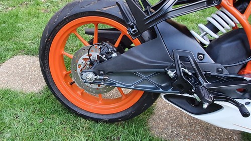 2015 KTM RC390 Te koop (foto 42 van 56)