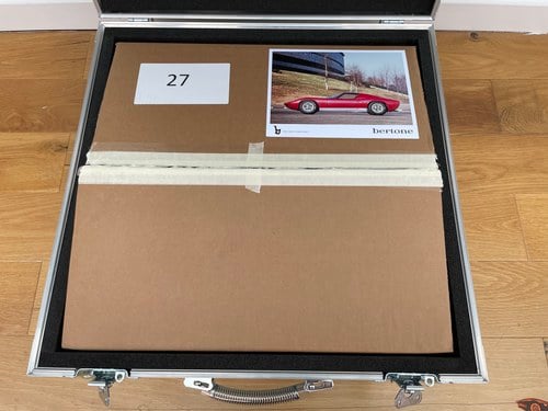 Lamborghini Miura 'Jota Edition' Book zum Verkauf (Bild 5 von 38)