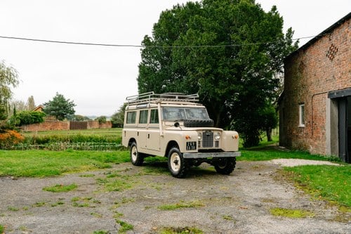 1969 Land Rover Series IIA 109” LHD à venda (imagem 2 de 186)