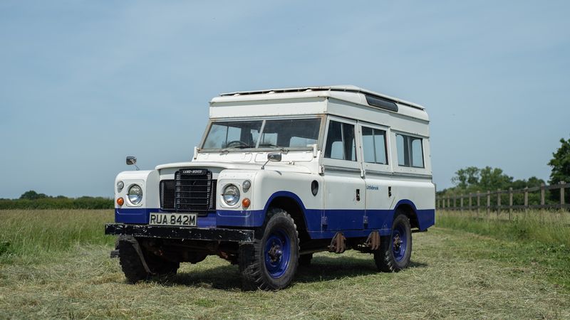 1973 Land Rover Series III 109 Station Wagon For Sale (picture 1 of 201)