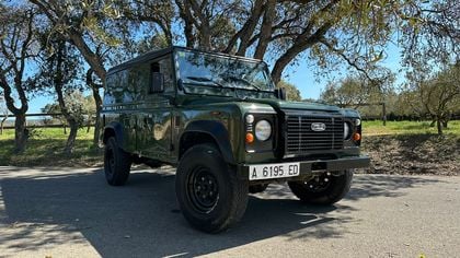 Picture of 1994 Land Rover Defender 110 Tithonus