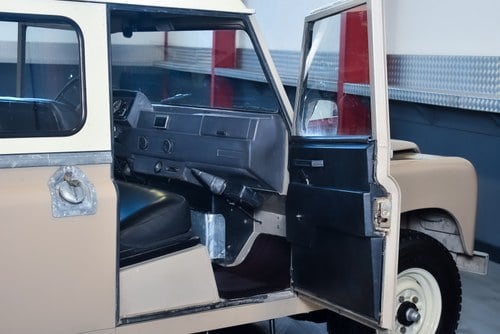 1987 Land Rover Santana 2.5 DL LHD à venda (imagem 32 de 71)