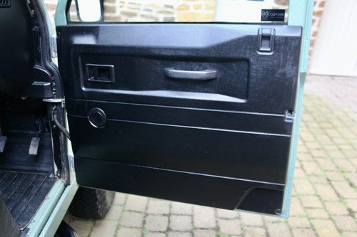 2009 Land Rover Defender 90 In vendita (immagine 38 di 132)