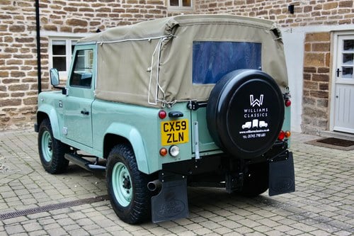 2009 Land Rover Defender 90 In vendita (immagine 18 di 132)