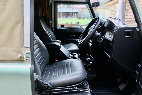 2009 Land Rover Defender 90 In vendita (immagine 53 di 132)