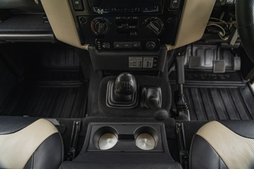 2015 Land Rover Defender 2.2TDCi Autobiography In vendita (immagine 25 di 47)