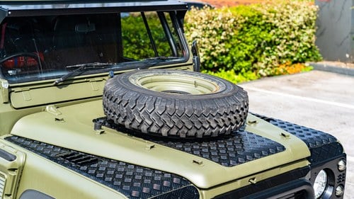 1998 Land Rover Defender 110 Wolf RHD For Sale (picture 65 of 95)