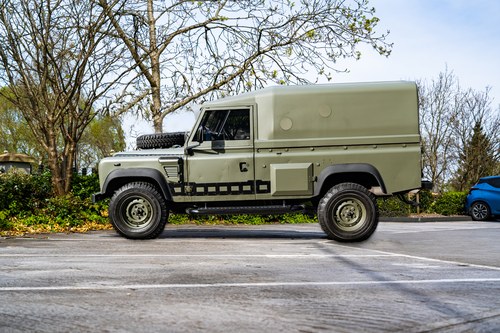 1998 Land Rover Defender 110 Wolf RHD For Sale (picture 6 of 95)