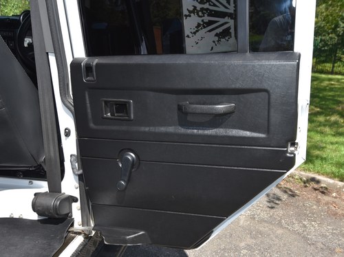 2012 Land Rover Defender 110 Hard Top Te koop (foto 57 van 115)