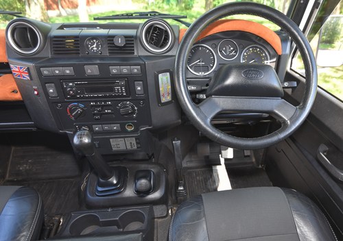 2012 Land Rover Defender 110 Hard Top Te koop (foto 28 van 115)