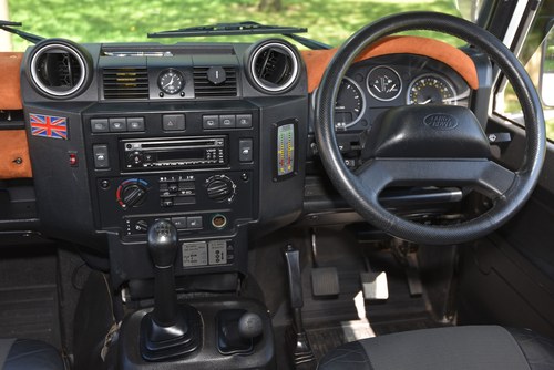 2012 Land Rover Defender 110 Hard Top Te koop (foto 29 van 115)