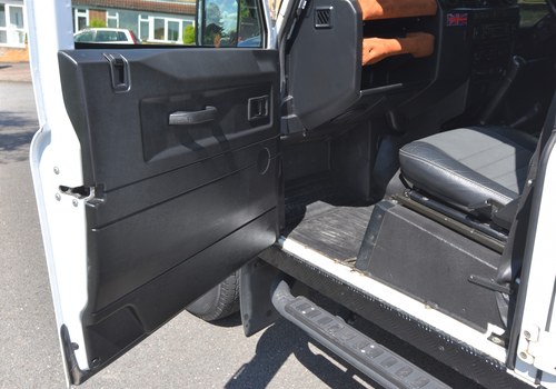 2012 Land Rover Defender 110 Hard Top Te koop (foto 50 van 115)