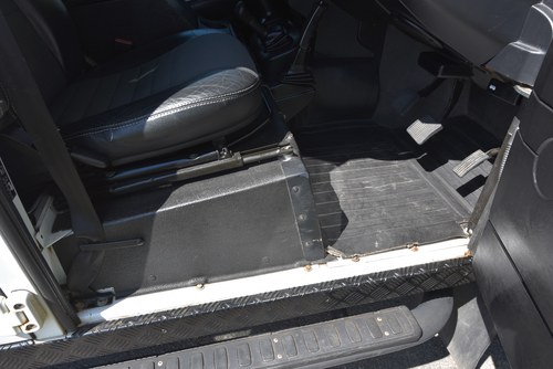 2012 Land Rover Defender 110 Hard Top Te koop (foto 48 van 115)