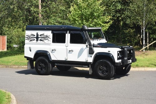 2012 Land Rover Defender 110 Hard Top Te koop (foto 10 van 115)