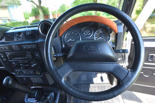 2012 Land Rover Defender 110 Hard Top Te koop (foto 30 van 115)