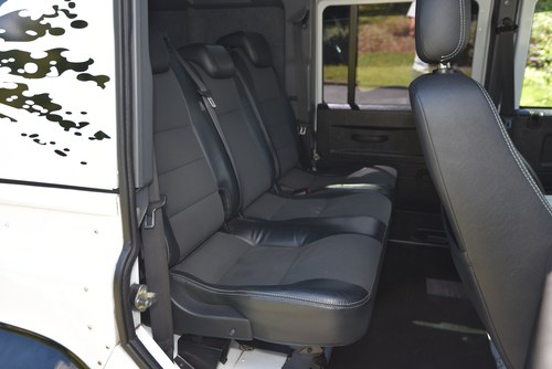 2012 Land Rover Defender 110 Hard Top Te koop (foto 60 van 115)