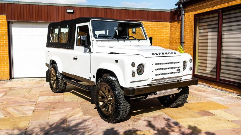 1993 Land Rover Defender 110 LHD For Sale (picture 1 of 171)