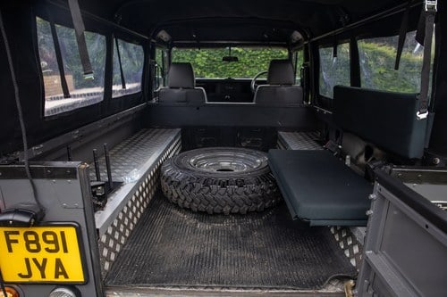 1989 Land Rover Defender 110 convertible For Sale (picture 28 of 146)