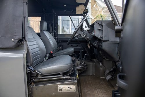 1989 Land Rover Defender 110 convertible For Sale (picture 24 of 146)