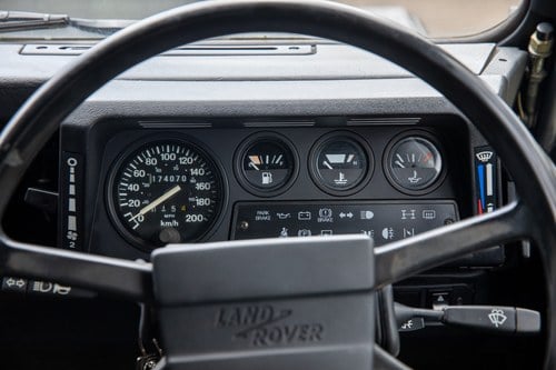 1989 Land Rover Defender 110 convertible For Sale (picture 35 of 146)