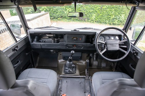 1989 Land Rover Defender 110 convertible For Sale (picture 31 of 146)